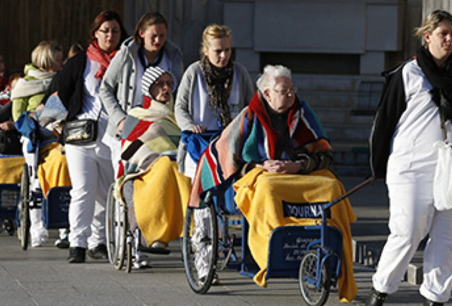 0118sick-People_visit_the_shrine_in_Lourdes_2014_CNS_Paul_Haring