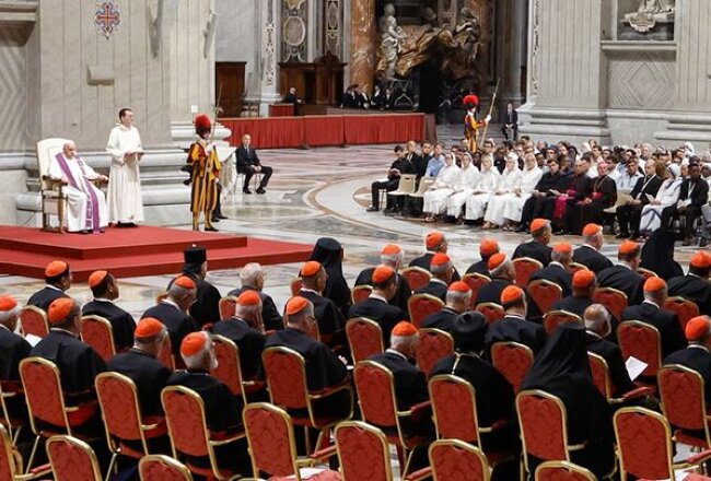 1002pope1-Pope-Francis-presides-over-a-penitential-liturgy-at-the-Vatican-ahead-of-the-Synod-on-Synodality